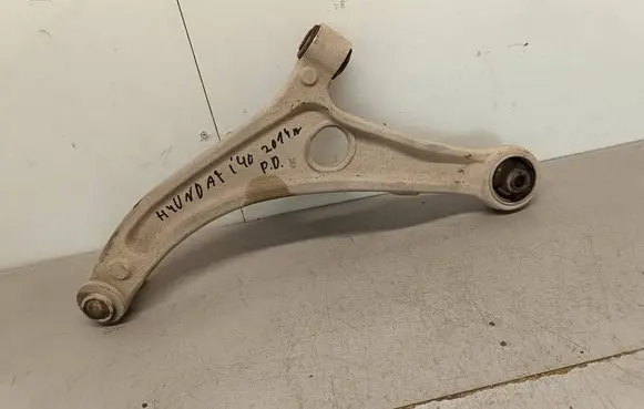 Hyundai i40 Front lower control arm/wishbone