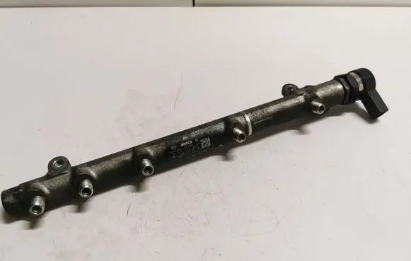 Mercedes-Benz E W211 Fuel main line pipe A6110780449 A6460700295 0445214073
