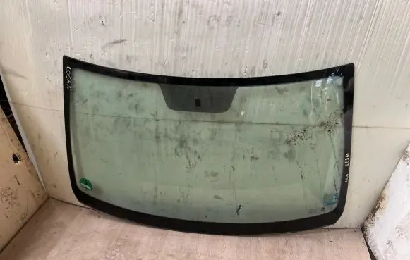 Dacia Logan I Front windscreen/windshield window 