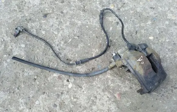 Mercedes-Benz E W210 Front brake caliper