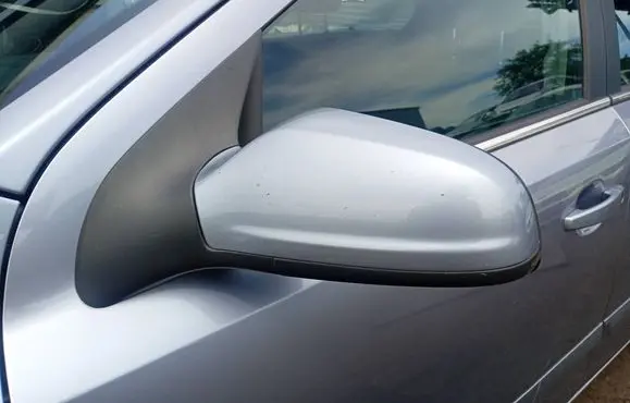 Opel Astra H Front door electric wing mirror