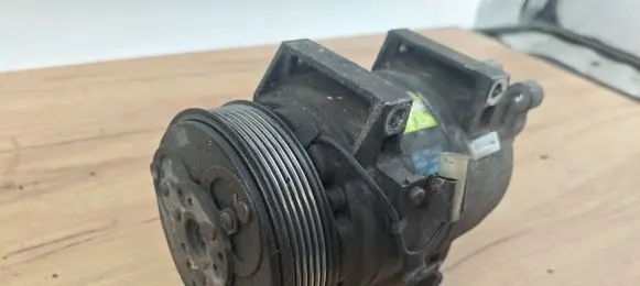 Volvo XC70 Air conditioning (A/C) compressor (pump) 8708581