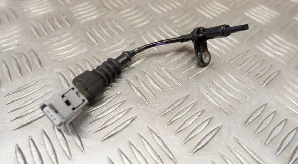Lexus ES 250 - 300 - 330 ABS brake wheel speed sensor 8954333141