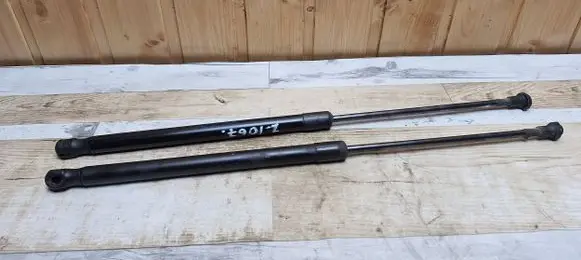Seat Leon (1P) Tailgate/trunk strut/damper 1P0827550