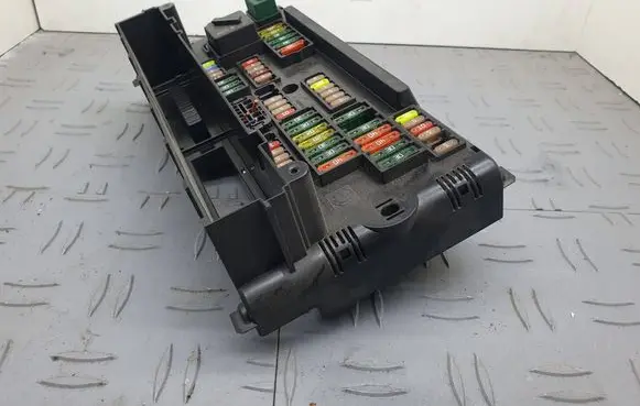 BMW 5 F10 F11 Fuse module 217033442E 9234421 01150595