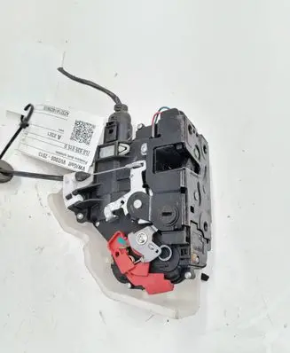 Volkswagen Golf VI Rear door lock 7L0839015D