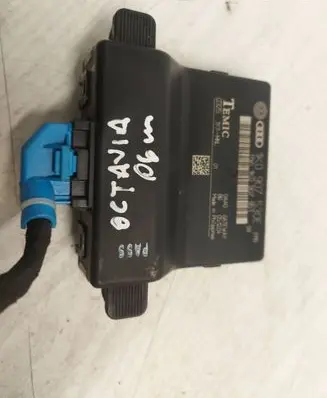 Skoda Octavia Mk2 (1Z) Gateway control module 1K0907530E 1K0907951