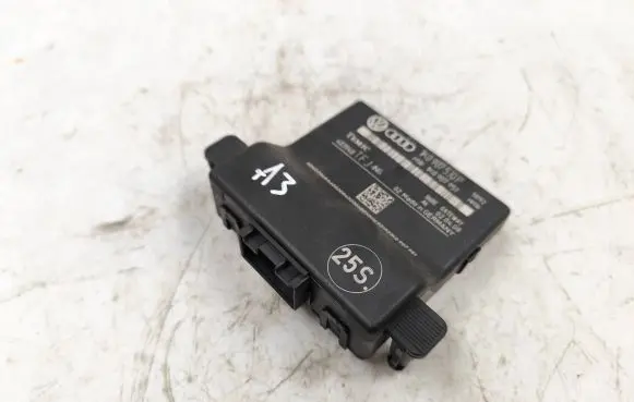 Audi A3 S3 8P Gateway control module 1K0907530P 403948 1K0907951