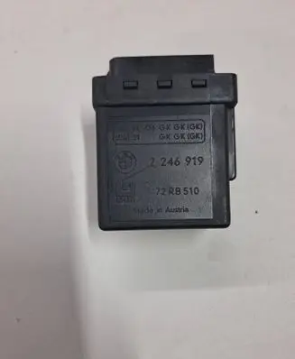 BMW 5 E39 Glow plug pre-heat relay 2246919