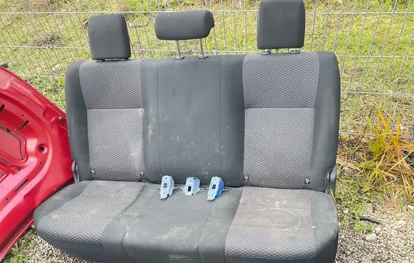 Toyota Hilux (AN120, AN130) Rear seat 