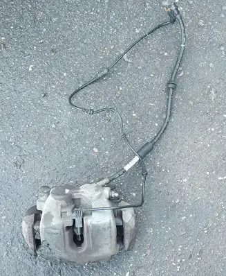 Mercedes-Benz ML W164 Front brake caliper 68352401