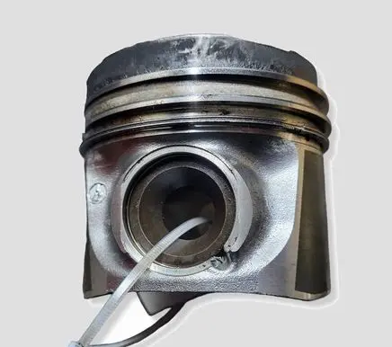 Volvo V70 Piston D5244T15