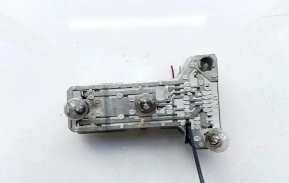 Volkswagen PASSAT B5 Tail light bulb cover holder 3B5945257