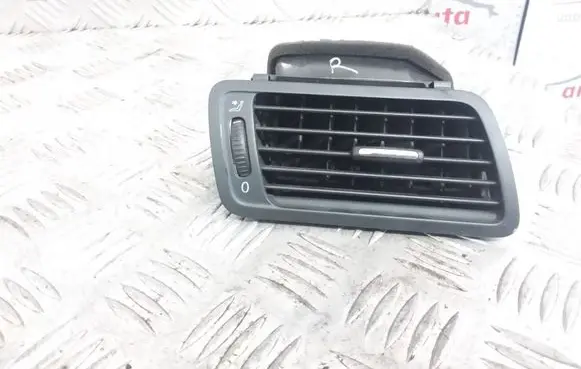 Volkswagen PASSAT B6 Dashboard side air vent grill/cover trim 3C1819702E
