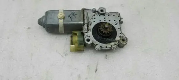 Mercedes-Benz S W140 Front door window regulator motor A1407202246