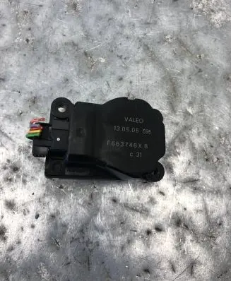 Citroen C2 Air flap motor/actuator F663746XB