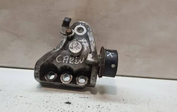 KIA Carens II Engine mounting bracket 218162G500