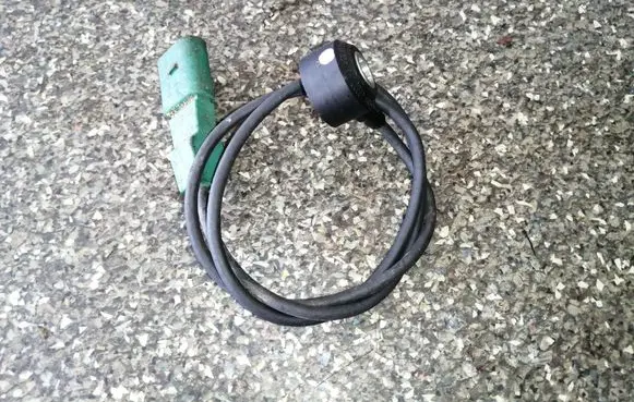 Volkswagen PASSAT B7 USA Detonation knock sensor 07K905377C