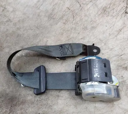 Hyundai Santa Fe Middle seatbelt (rear) 898102B010