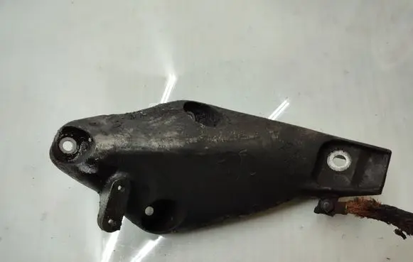 BMW X5 E70 Engine mounting bracket 6772679