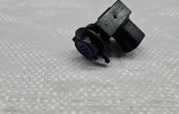 BMW 5 E60 E61 Air quality sensor 9136607