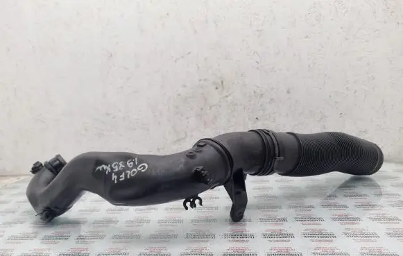 Volkswagen Golf IV Intercooler hose/pipe 1J0129654S
