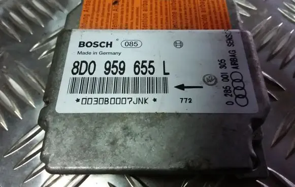 Audi A4 S4 B5 8D Airbag control unit/module 8D0959655L 0285001305