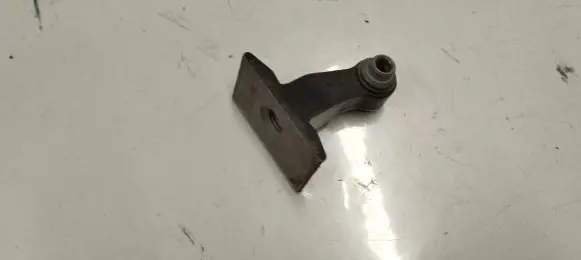 BMW 1 F40 Front door upper hinge 7246068