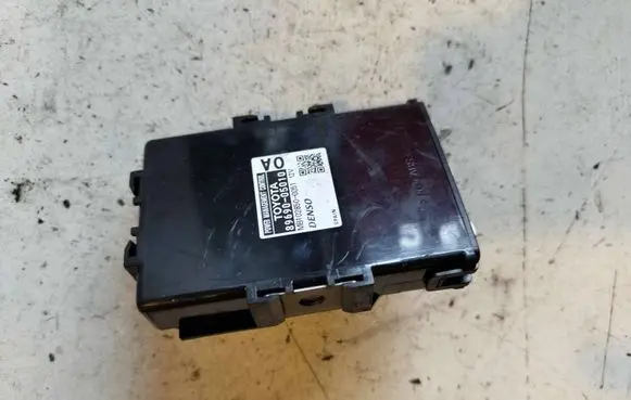Toyota Avensis T270 Other control units/modules 8969005010