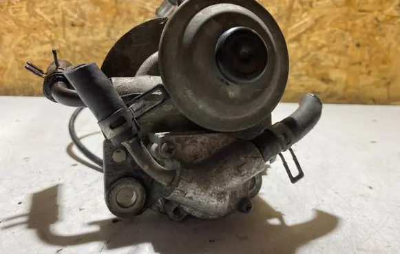 Toyota Corolla Verso AR10 Fuel filter 