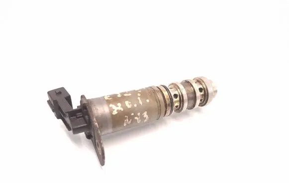 BMW 3 E90 E91 Camshaft vanos timing valve 7561264