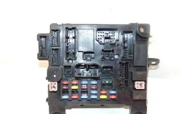 Mitsubishi Outlander Fuse module 8637A643