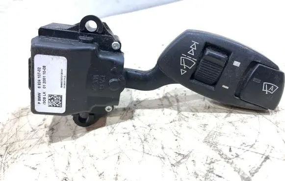 BMW 5 E60 E61 Wiper control stalk 6924107 0120611008