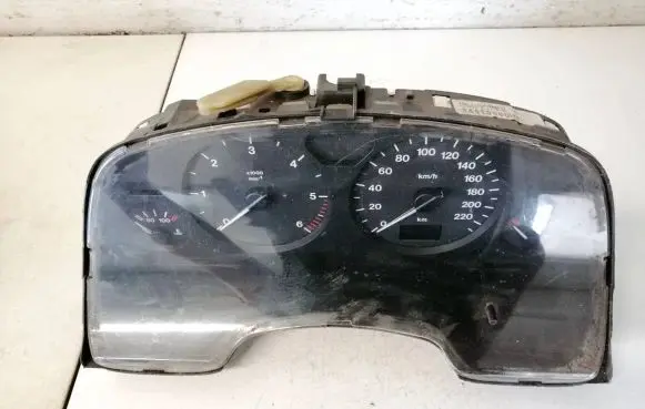 Opel Zafira A Speedometer (instrument cluster) 24419560ht 110080069