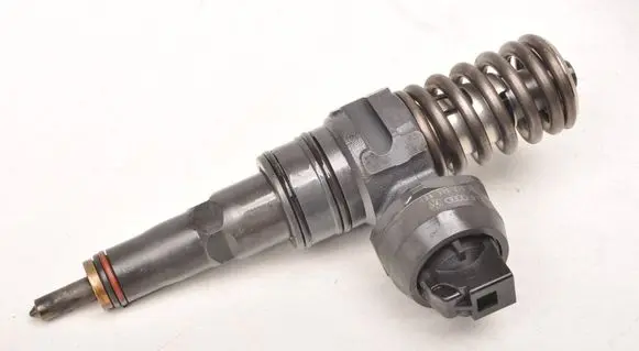 Skoda Octavia Mk2 (1Z) Fuel injector 038130073AG
