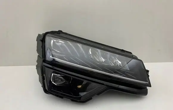 Skoda Karoq Headlight/headlamp 57B941016B