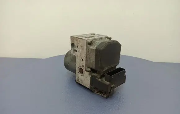 Audi A6 S6 C5 4B ABS Pump 8E0614111C