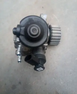 Skoda Superb B8 (3V) Fuel injection high pressure pump 0445010537
