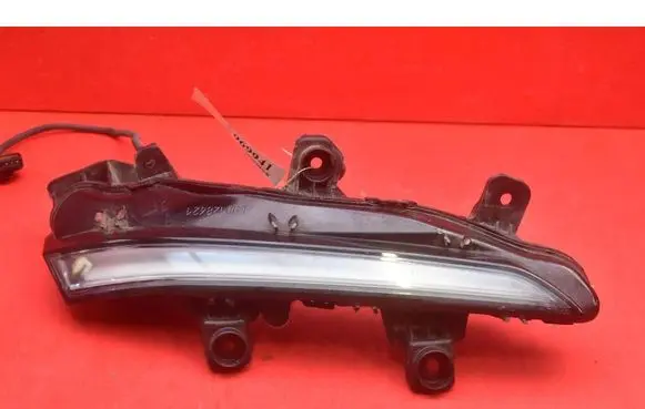 Peugeot 2008 I Front fog light 9824241380
