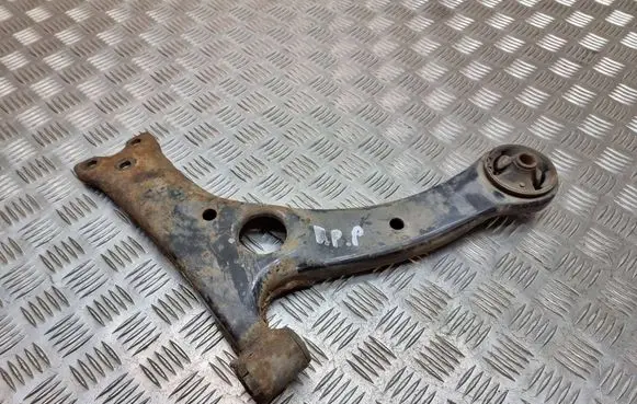 Toyota Corolla Verso E121 Front lower control arm/wishbone 