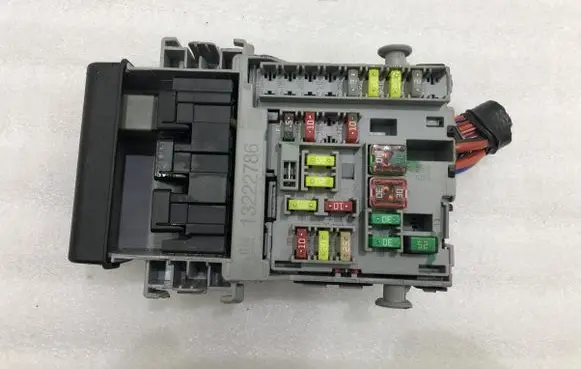 Opel Insignia A Fuse box set