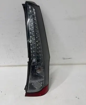 Mitsubishi Grandis Rear/tail lights