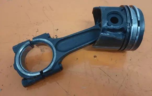 Volvo V50 Piston 085190