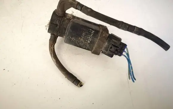 Toyota Corolla Verso E121 Windscreen/windshield washer pump 8533044010