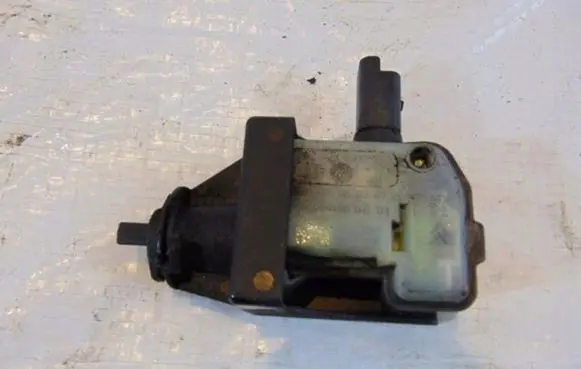 Fuel tank cap lock motor