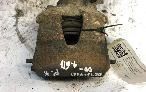 Skoda Octavia Mk1 (1U) Front brake caliper