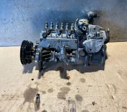 Mercedes-Benz E W124 Fuel injection high pressure pump 603070020180 55C320 0400076961