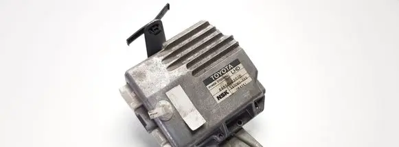 Toyota Corolla E120 E130 Power steering control unit/module 8965002010