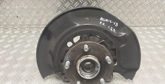 Toyota Auris E180 Front wheel hub