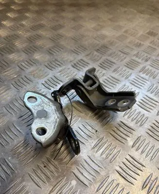 Toyota Yaris Cross Front door lower hinge 